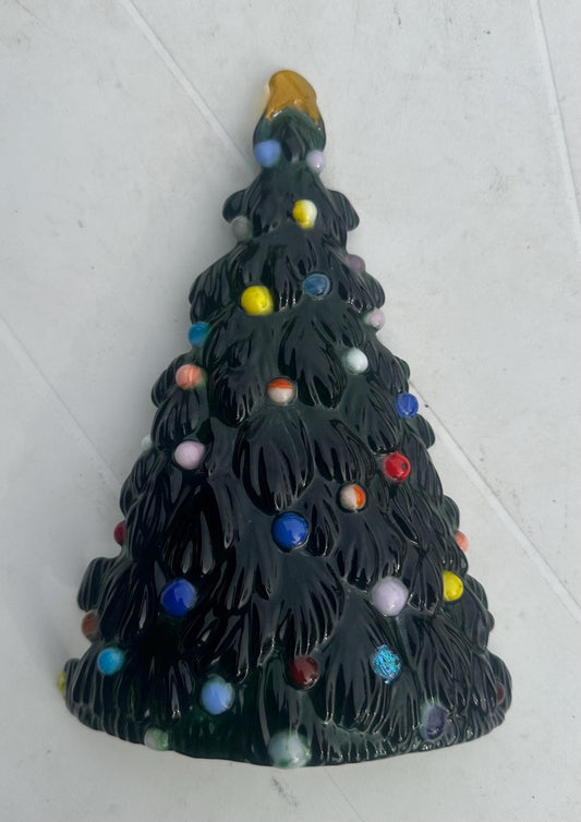 Christmas tree free standing, light travels thru, Holiday decor