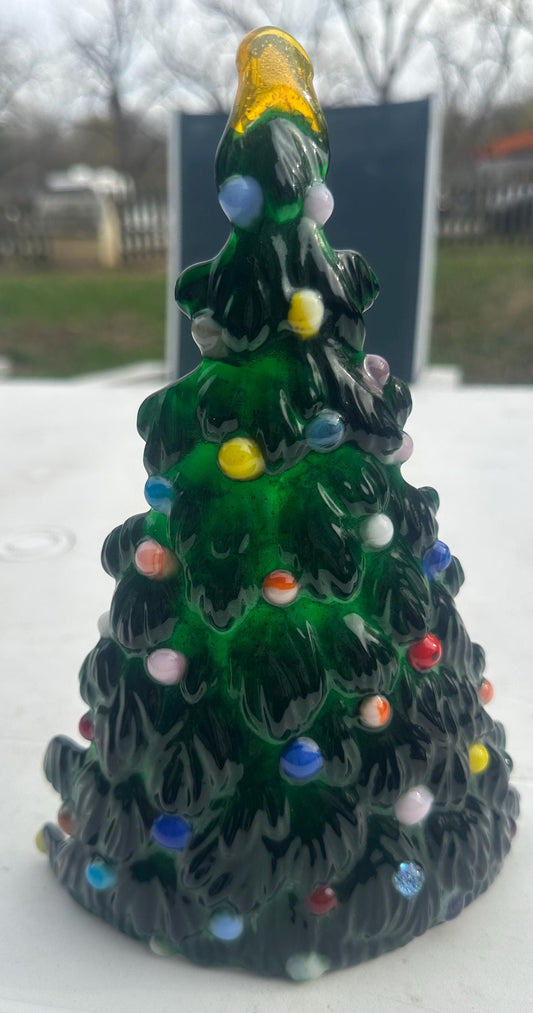Christmas tree free standing, light travels thru, Holiday decor