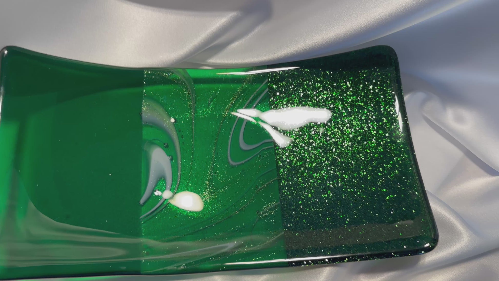 Green Sparkle Glass Plate Fused Glass Sushi Plate or Centerpiece Decorative Emerald Green Glitter tray for Dining or Home Deco Gift for Mom